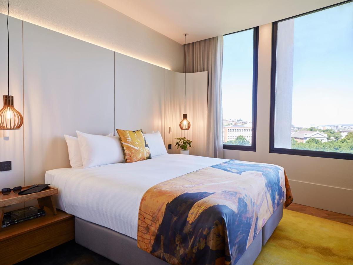 Crystalbrook Kingsley Hotell Newcastle Exteriör bild A room at the hotel