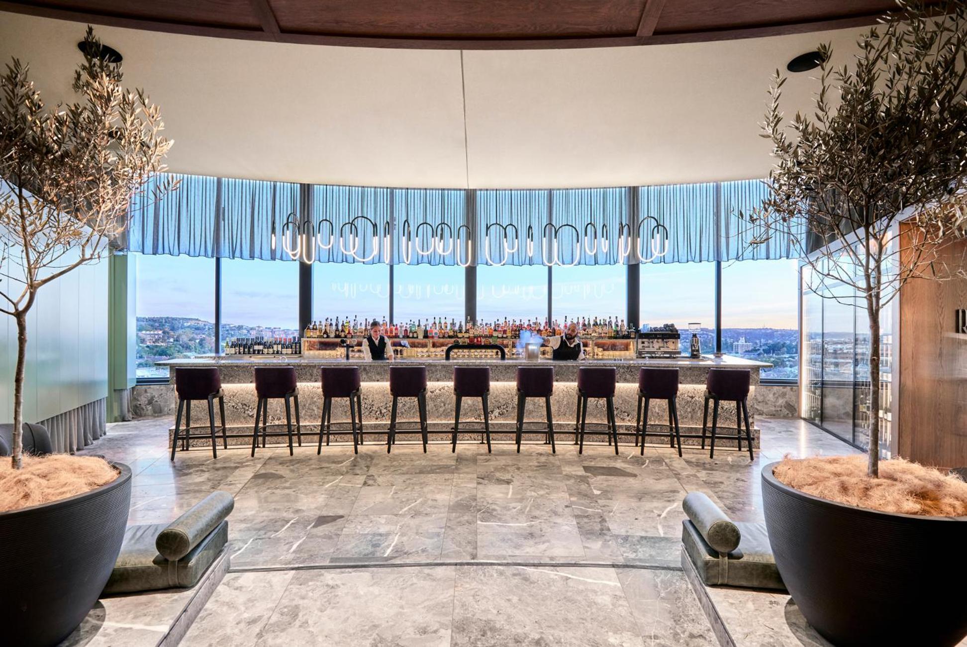 Crystalbrook Kingsley Hotell Newcastle Exteriör bild The bar at the top of the hotel
